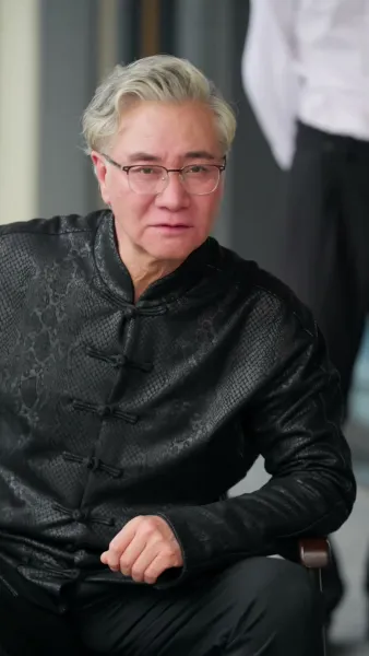 เธอใช้เวทอำนาจครองโลกยุคใหม่