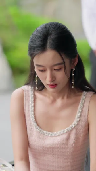 เธอใช้เวทอำนาจครองโลกยุคใหม่