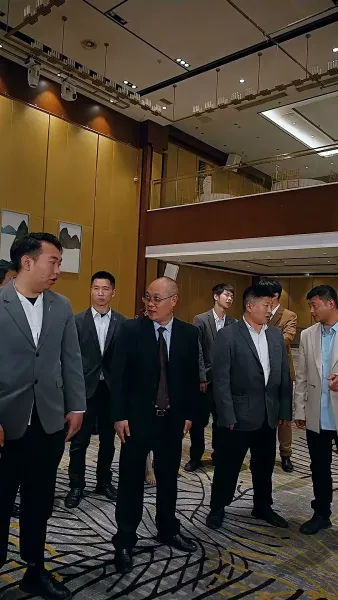 การกลับมาของท่านประธาน