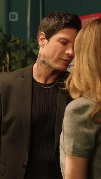 เชลยรักพ่อค้าอาวุธ