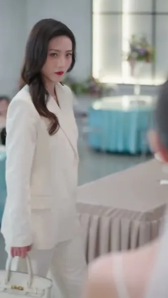 รอยรักรอคอย