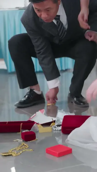 รอยรักรอคอย