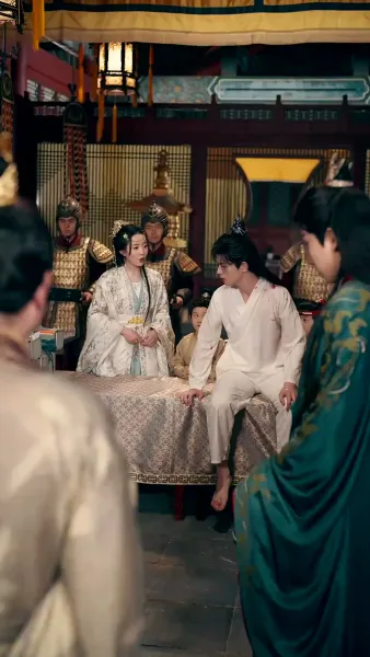 ท่านพ่อของเรากลายเป็นอ๋องไปเสียแล้ว