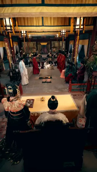 ท่านพ่อของเรากลายเป็นอ๋องไปเสียแล้ว