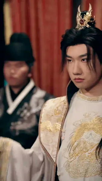 ท่านพ่อของเรากลายเป็นอ๋องไปเสียแล้ว