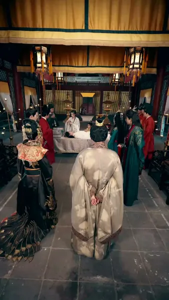 ท่านพ่อของเรากลายเป็นอ๋องไปเสียแล้ว