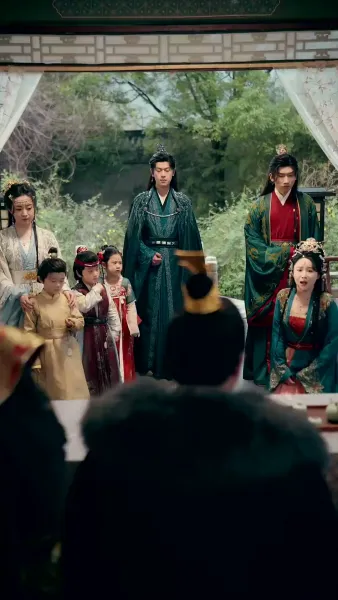 ท่านพ่อของเรากลายเป็นอ๋องไปเสียแล้ว