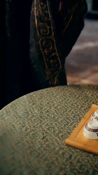 ท่านพ่อของเรากลายเป็นอ๋องไปเสียแล้ว