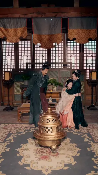 ท่านพ่อของเรากลายเป็นอ๋องไปเสียแล้ว