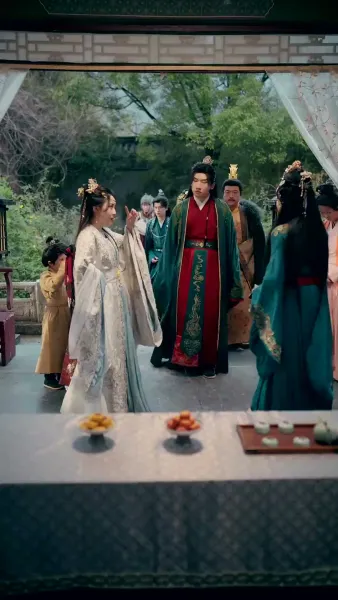 ท่านพ่อของเรากลายเป็นอ๋องไปเสียแล้ว