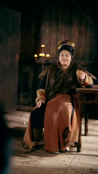 ท่านพ่อของเรากลายเป็นอ๋องไปเสียแล้ว