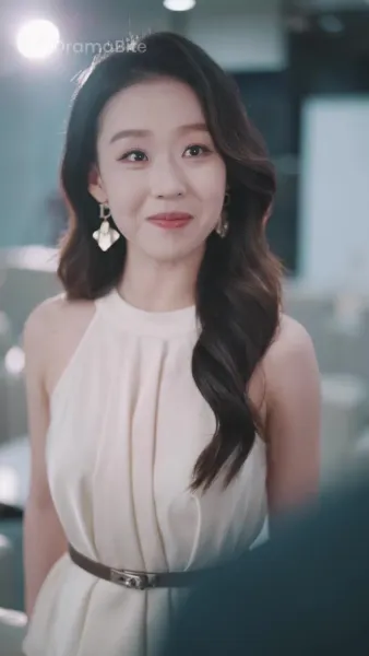 พบอดีตอีกครั้ง，หลงรักในความรักเขา