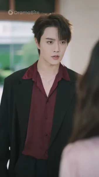 พบอดีตอีกครั้ง，หลงรักในความรักเขา