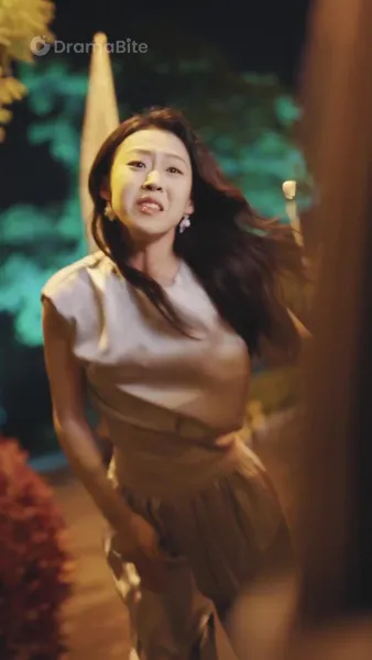 พบอดีตอีกครั้ง，หลงรักในความรักเขา