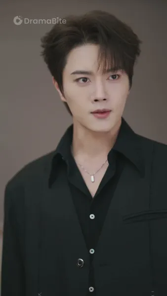 พบอดีตอีกครั้ง，หลงรักในความรักเขา