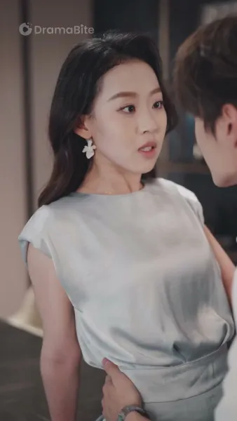 พบอดีตอีกครั้ง，หลงรักในความรักเขา