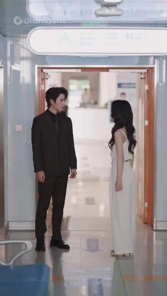 พบอดีตอีกครั้ง，หลงรักในความรักเขา