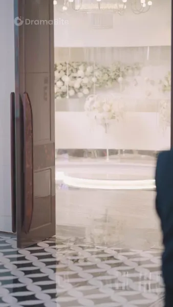 พบอดีตอีกครั้ง，หลงรักในความรักเขา