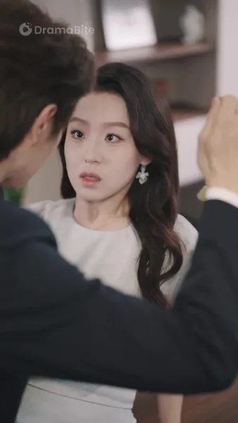 พบอดีตอีกครั้ง，หลงรักในความรักเขา