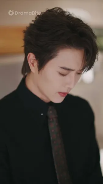 พบอดีตอีกครั้ง，หลงรักในความรักเขา