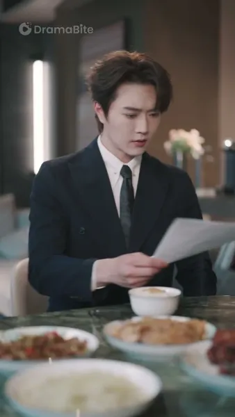 พบอดีตอีกครั้ง，หลงรักในความรักเขา