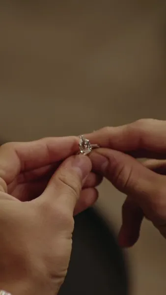 สามี ฝาแฝดมหาเศรษฐี