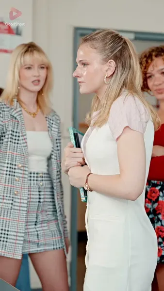 กุหลาบขาวเย้าเพลิง