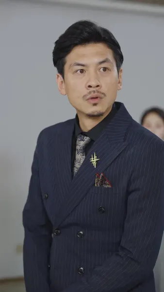 เด็กสาวในเงาแสง