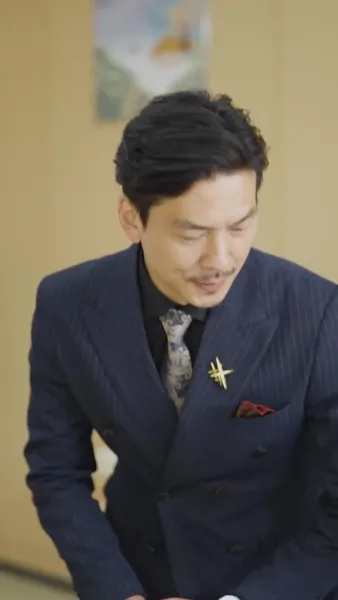 เด็กสาวในเงาแสง