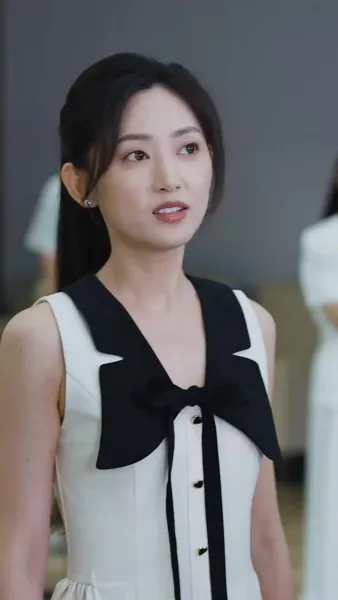 เด็กสาวในเงาแสง