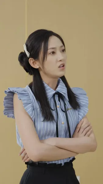 เด็กสาวในเงาแสง