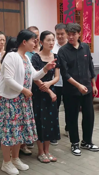 แม่ผมใครอย่าแตะ