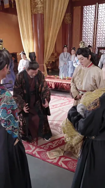 ภารกิจปั้นพ่อให้เป็นฮ่องเต้