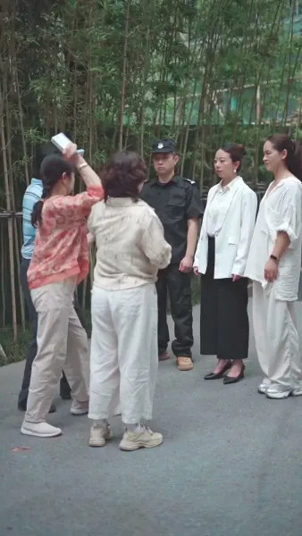 ฉีกหน้ากาก พี่เลี้ยงแสนดี