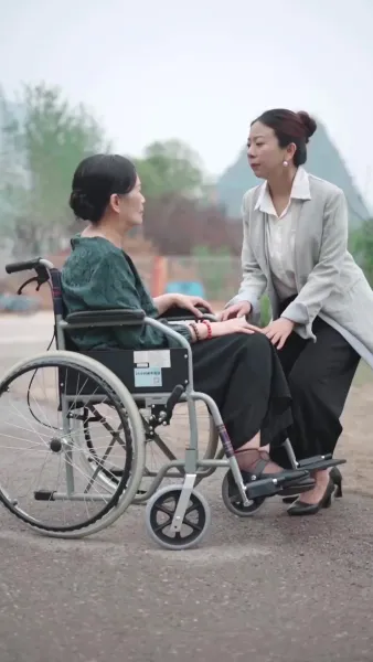 ฉีกหน้ากาก พี่เลี้ยงแสนดี