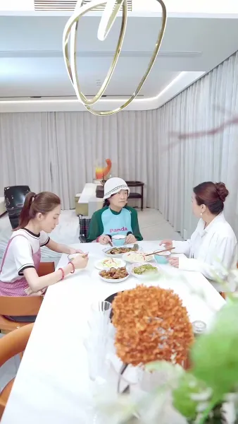 ฉีกหน้ากาก พี่เลี้ยงแสนดี