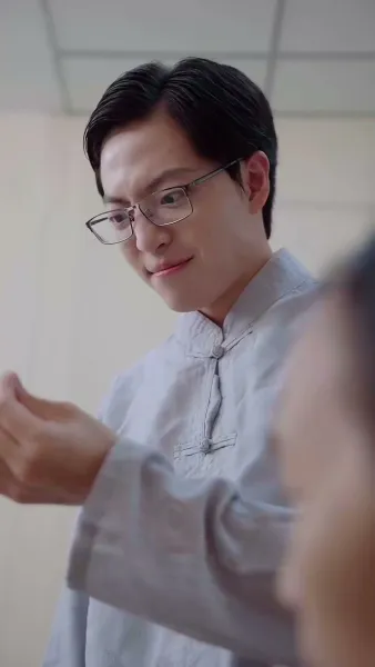 ฉีกหน้ากาก พี่เลี้ยงแสนดี