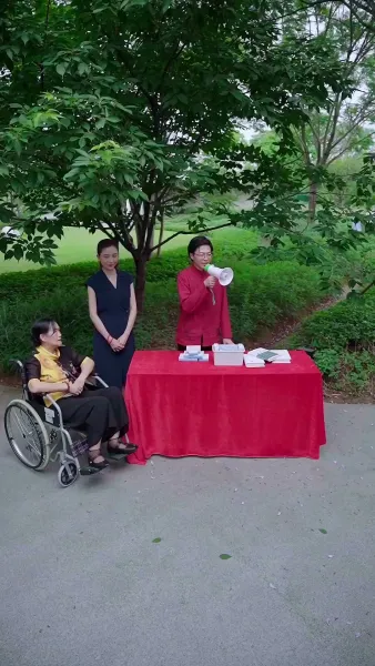 ฉีกหน้ากาก พี่เลี้ยงแสนดี