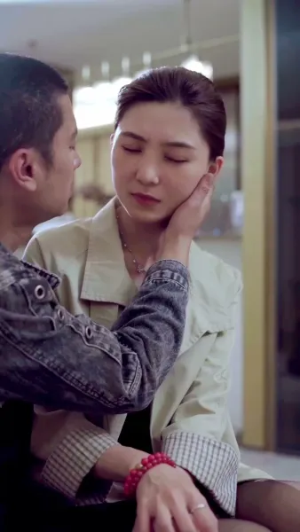 ฉีกหน้ากาก พี่เลี้ยงแสนดี