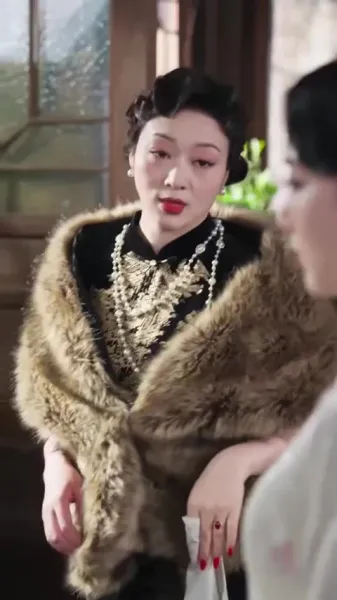 ลานในวังฟีนิกซ์ ปิดกั้นฤดูใบไม้ร่วงอันลึกล้ำ