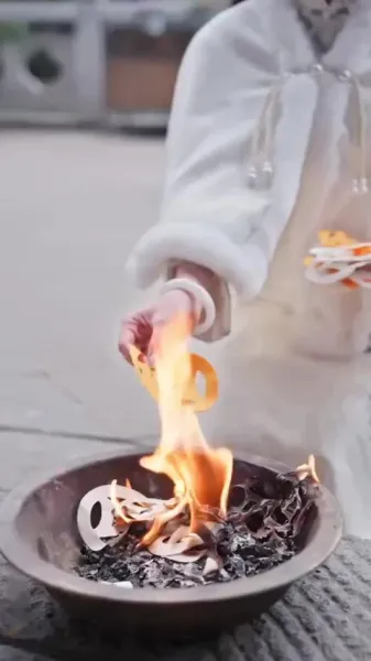 ลานในวังฟีนิกซ์ ปิดกั้นฤดูใบไม้ร่วงอันลึกล้ำ