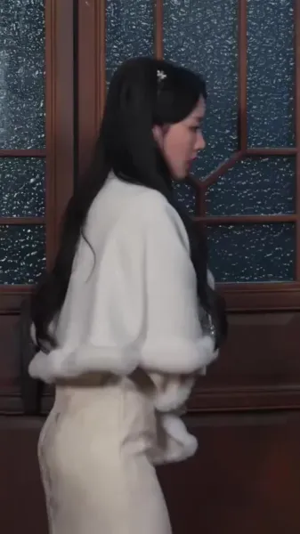 ลานในวังฟีนิกซ์ ปิดกั้นฤดูใบไม้ร่วงอันลึกล้ำ