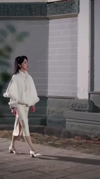 ลานในวังฟีนิกซ์ ปิดกั้นฤดูใบไม้ร่วงอันลึกล้ำ