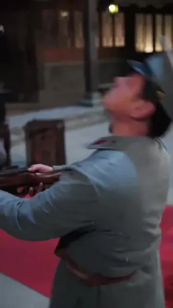 ลานในวังฟีนิกซ์ ปิดกั้นฤดูใบไม้ร่วงอันลึกล้ำ