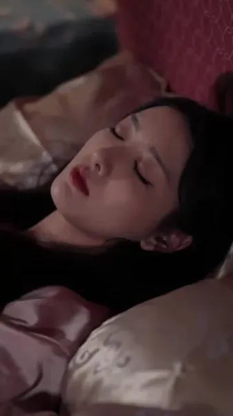 ลานในวังฟีนิกซ์ ปิดกั้นฤดูใบไม้ร่วงอันลึกล้ำ