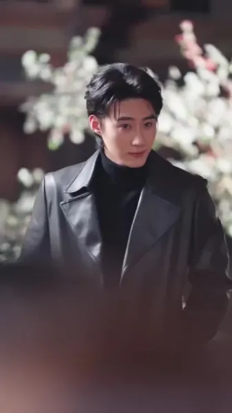 ลานในวังฟีนิกซ์ ปิดกั้นฤดูใบไม้ร่วงอันลึกล้ำ