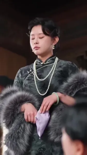 ลานในวังฟีนิกซ์ ปิดกั้นฤดูใบไม้ร่วงอันลึกล้ำ