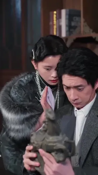 ลานในวังฟีนิกซ์ ปิดกั้นฤดูใบไม้ร่วงอันลึกล้ำ