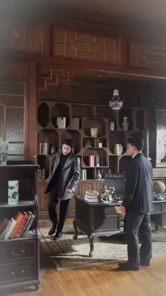 ลานในวังฟีนิกซ์ ปิดกั้นฤดูใบไม้ร่วงอันลึกล้ำ