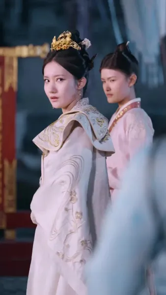 ย้อนวัย 8 ขวบ สู่เกมแค้นในวังหลวง